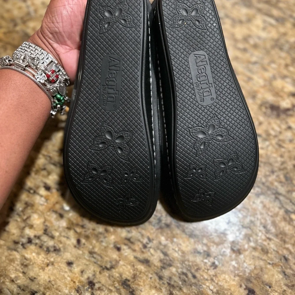 NEW Alegria Sandra Silver Pewter Lace Slide Wedge Sandals Size 38/US 7.5 - Picture 7 of 9